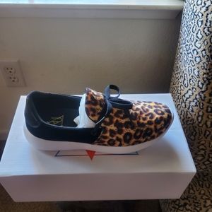 Y.R.U. LEOPARD BEEM SNEAKERS
